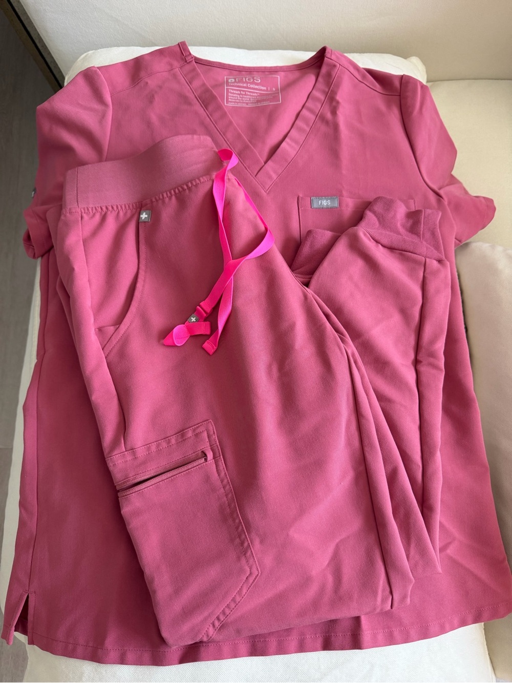 FIGS Scrubs Set Cancer Awareness Collection